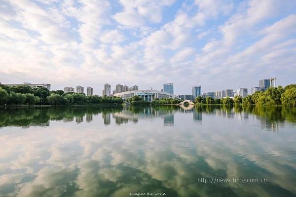 华体会体育图书馆远景.jpg