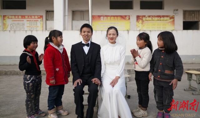 超甜！这对山村支教夫妻回到家乡，却把希望的火种留在了远方……